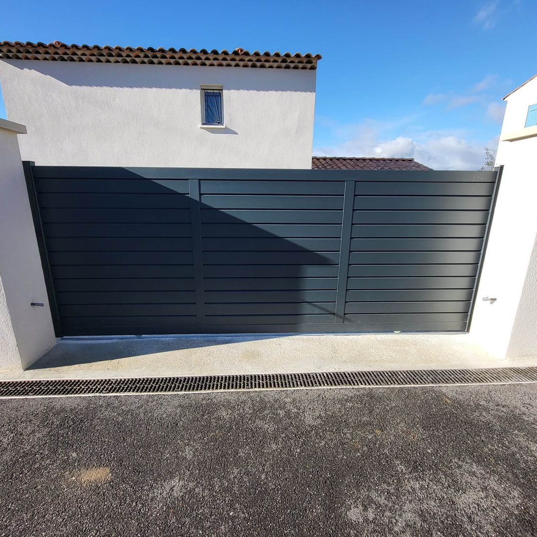 Portail coulissant aluminium