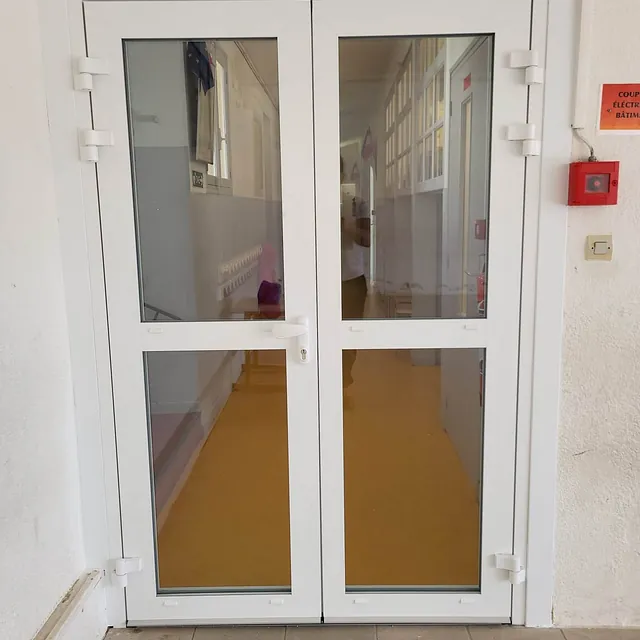 Porte lourde aluminium à Roquebrune sur argens